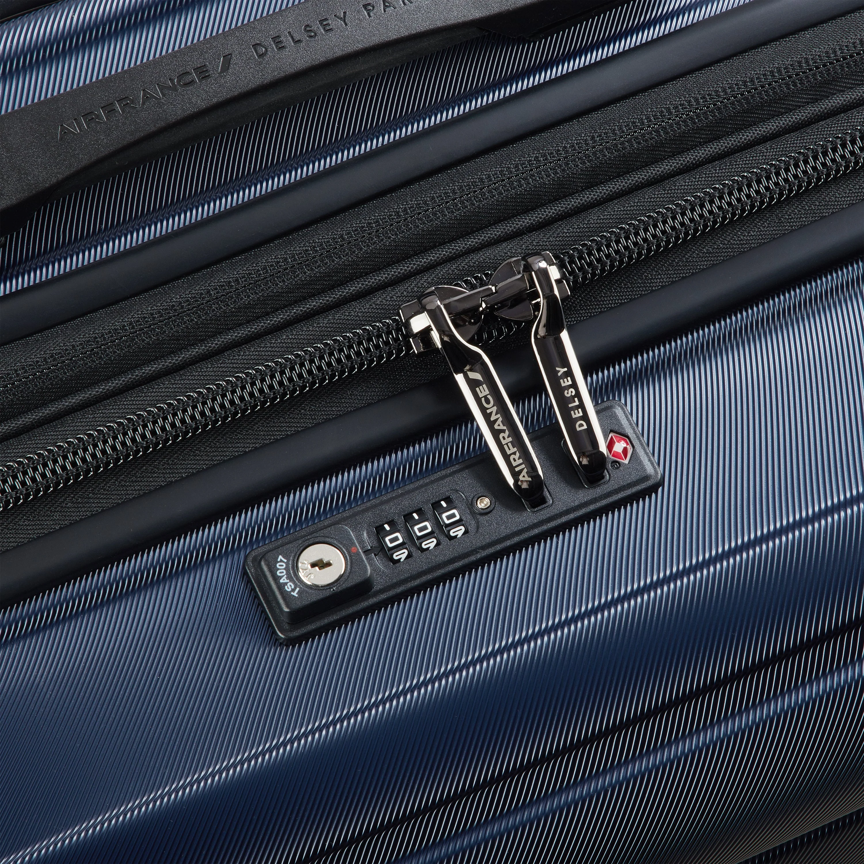ELEGANCE | Check-in Medium Koffer Erweiterbar 66 CM DIE MARINE DER MARINE
